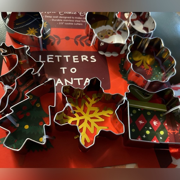 BKLYN LETTERS TO SANTA 8 Christmas Mini Cookie /Pie Cutters NEW - Picture 2 of 4